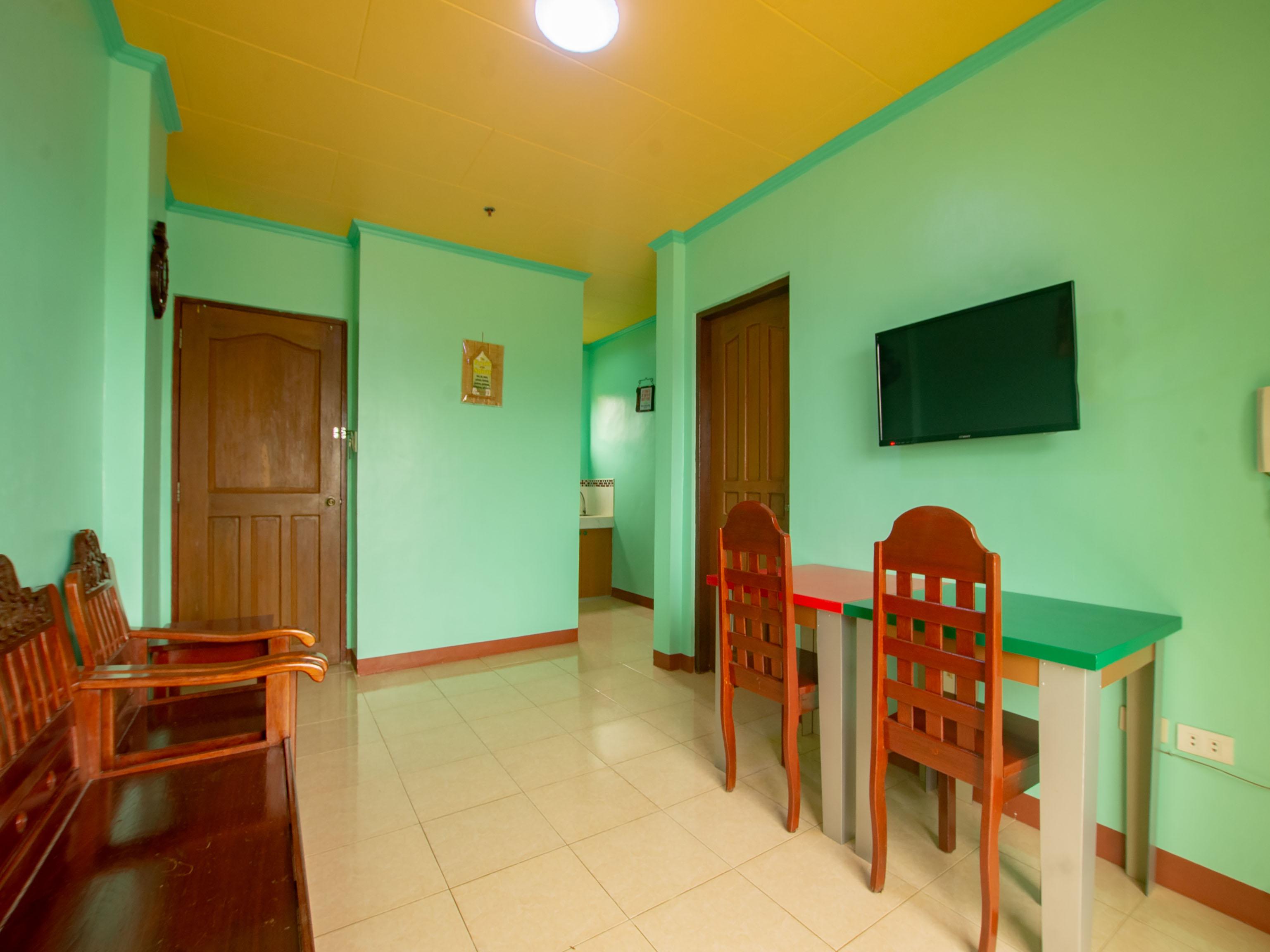 Oyo 554 Dads Bayview Pension Bed & Breakfast Puerto Princesa Exterior photo